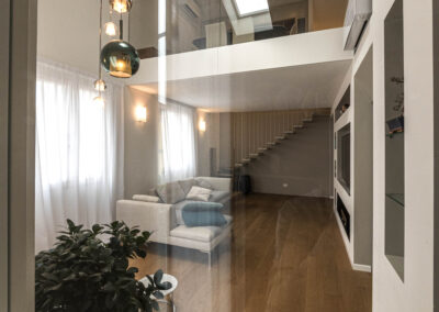 4518